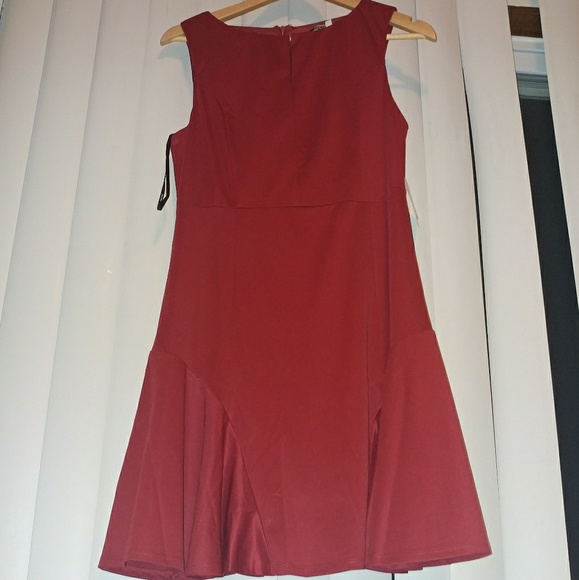 NWT NIKIBIKI Dark Red Dress - Picture 1 of 4